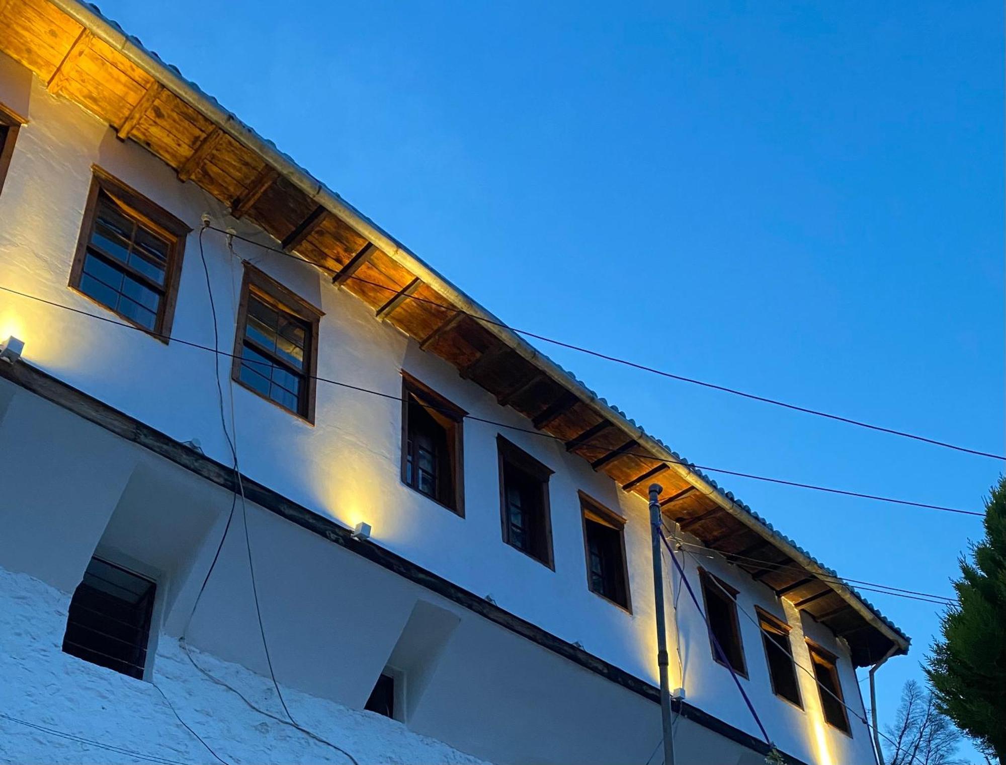 Guest House Lion Берат Экстерьер фото